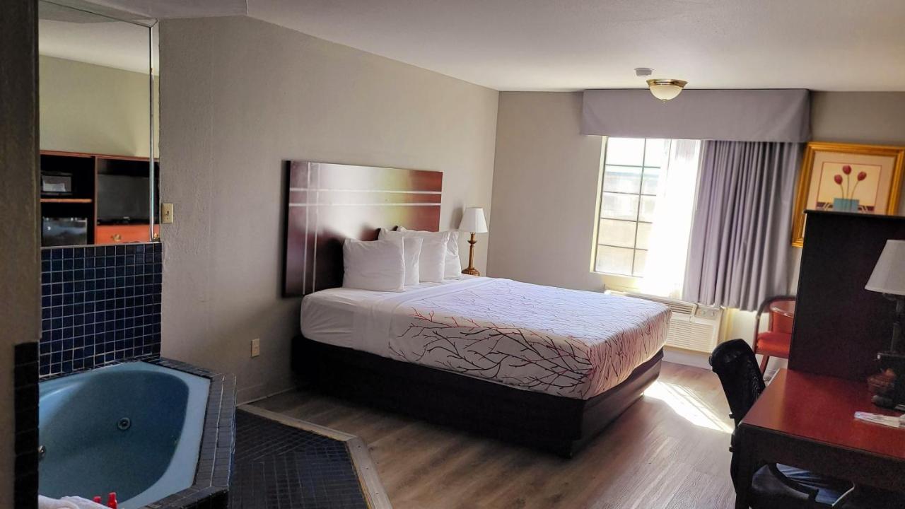 إل كاجون، سان ديغو، كاليفورنيا Rancho San Diego Inn & Suites المظهر الخارجي الصورة